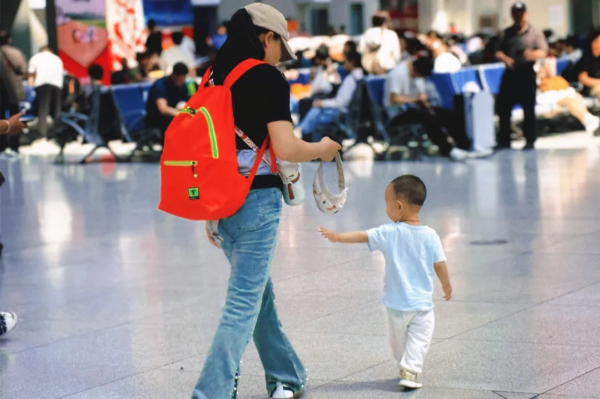 盘配资 暑期过半！孩子坐火车，怎么买票？