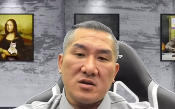 优配交易 网红"馆长": 看完阅兵很骄傲 都是堂堂正正中国人